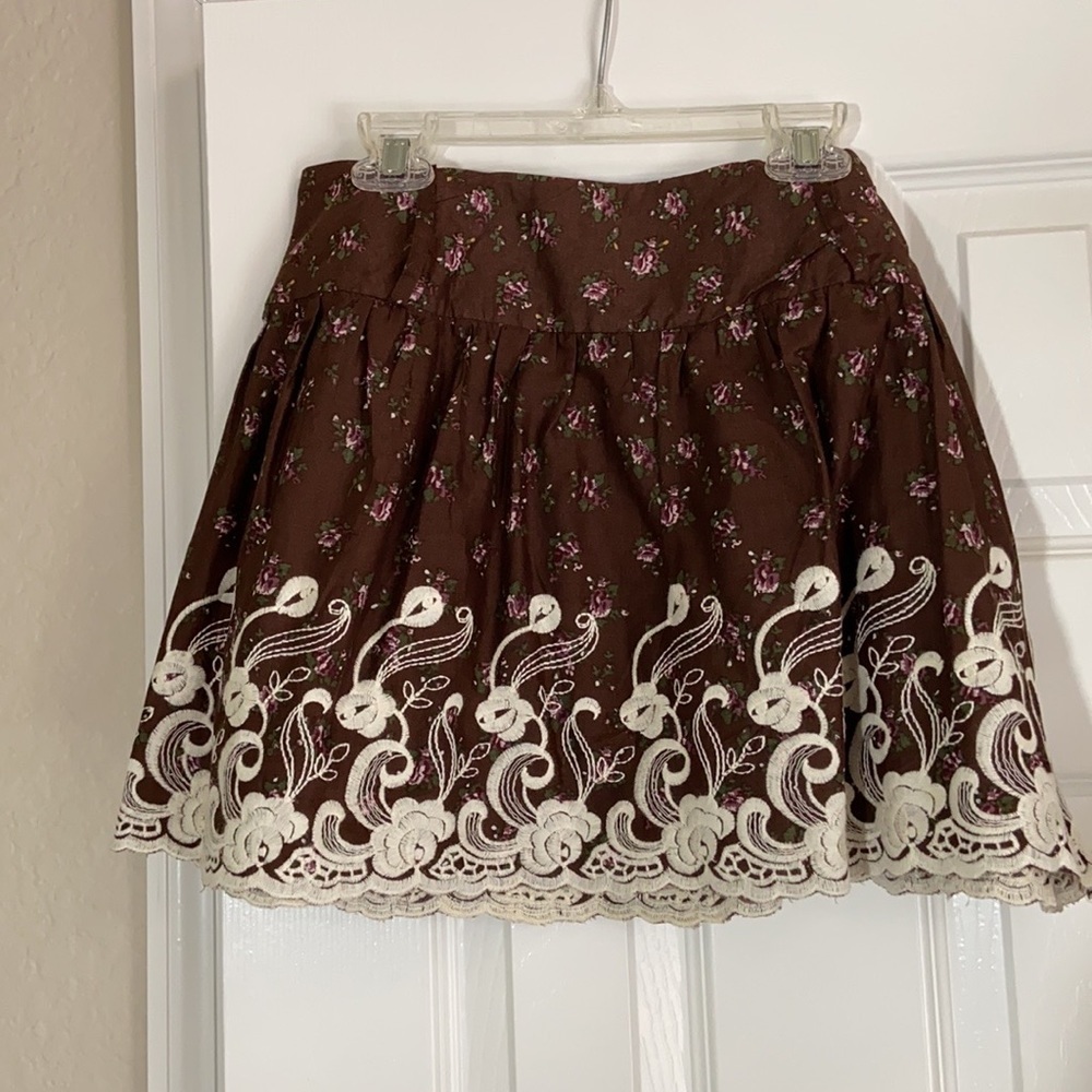 Rachel & Chloe Brown Floral Boho Mini Skirt Size Medium